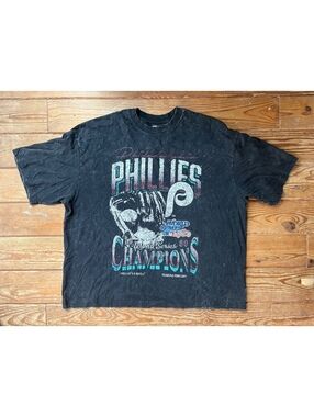 New Era Philadelphia Phillies 1980 World Series Champions Acid Wash T-Shirt XL